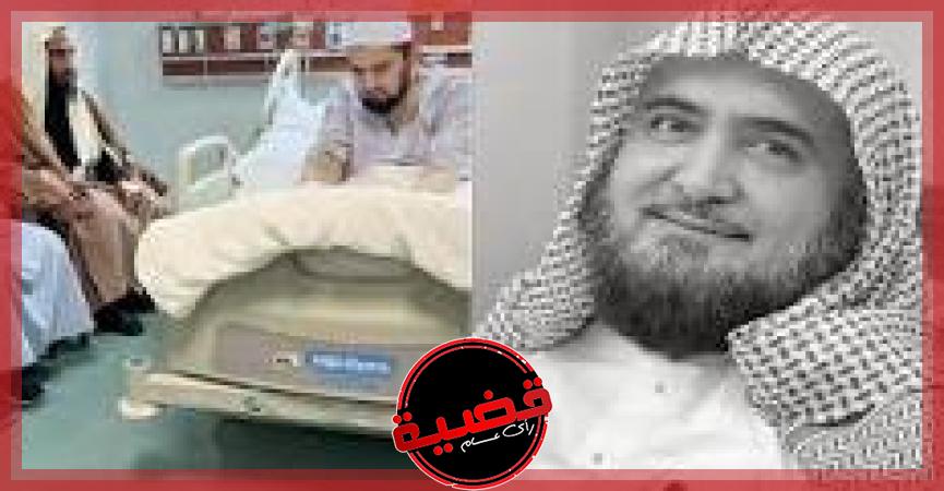 قبل وفاته.. الشيخ السعودي محمد خليل القاري يعلّم طلابه القرآن وهو على فراش الموت 