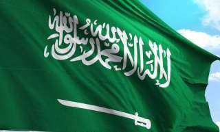 ولي العهد السعودي يسلم رئاسة القمة العربية الـ33 إلى ملك البحرين