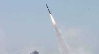 الاحتلال:  قصف موقعين لإطلاق الصواريخ في جنوب غزة و50 موقعا آخر بأنحاء القطاع
