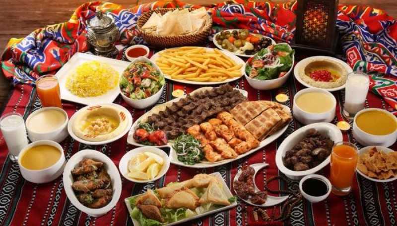 «تقسيم الوجبة لنصفين».. الطريقة السليمة لتناول وجبة الإفطار في رمضان