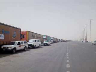 دخول 44 شاحنة مساعدات وغاز إلى غزة اليوم