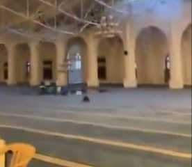 لحظة سقوط سقف مسجد بالسعودية بسبب الأمطار الغزيرة